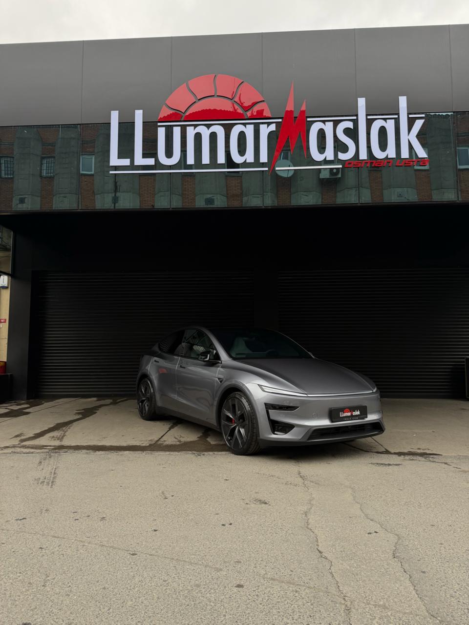 Tesla Model Y — LLumar Maslak çalışması